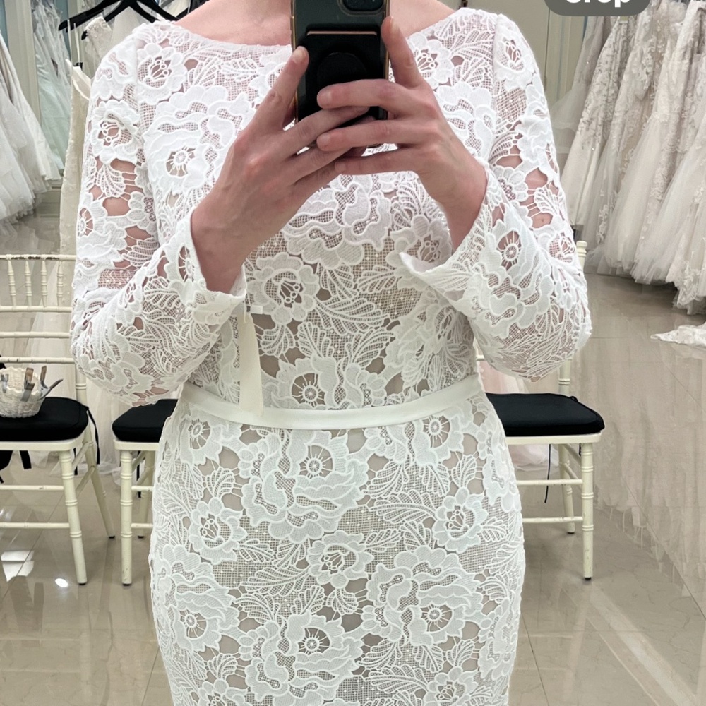 Romantic White Lace Long-Sleeve Bridal Gown